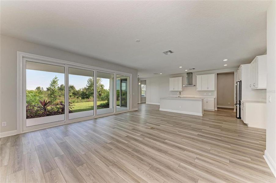 Spacious, unfurnished interior of a new home in Mirada, San Antonio (Image 16).