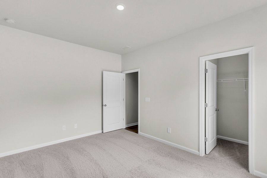 Spacious, unfurnished interior of a new home in Fairway Woods at Wyboo, Manning (Image 38).