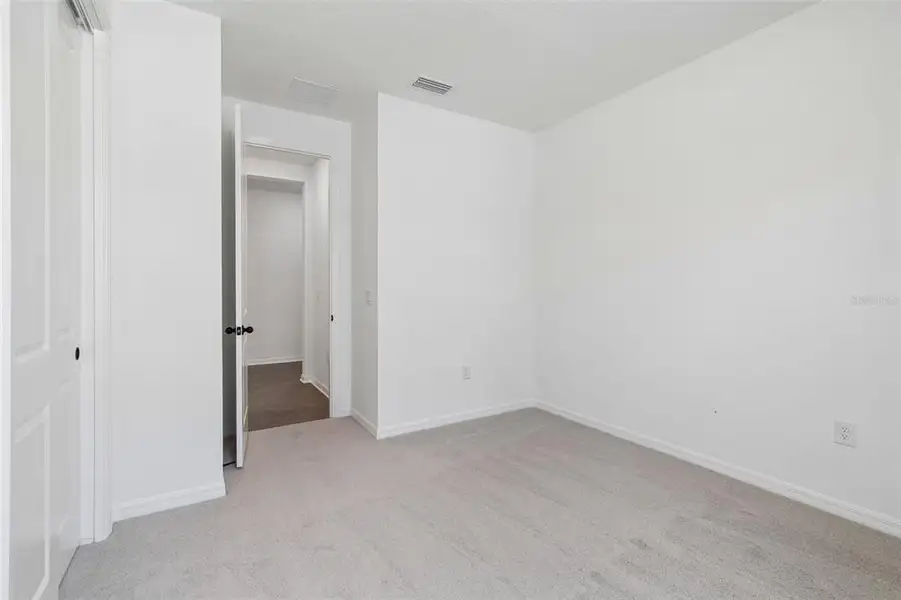 Spacious, unfurnished interior of a new home in Isles at Bayview, Parrish (Image 67). Spacious, unfurnished interior of a new home in Isles at Bayview, Parrish (Image 67).