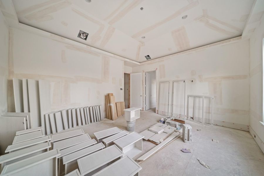 The 4-way vault in the ceiling pops it up to 12' to maximize the space!