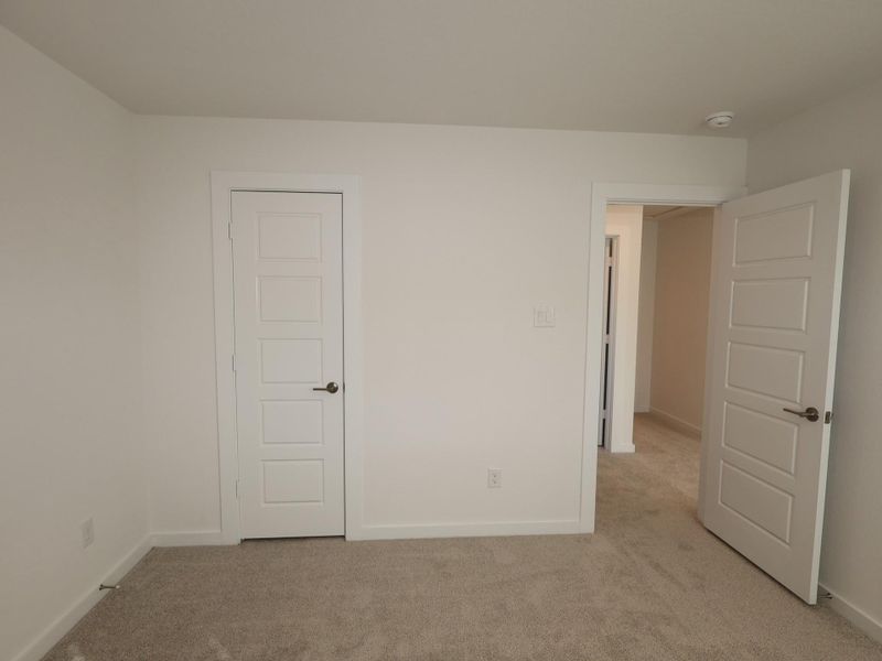 Spacious, unfurnished interior of a new home in Summerview, Fulshear (Image 18).