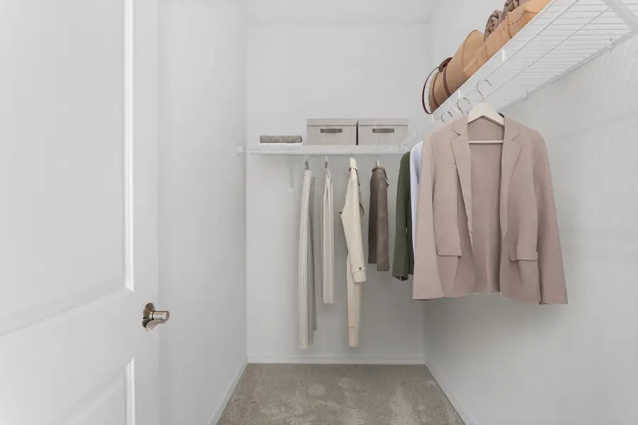 Walk-In Closet Walk-In Closet