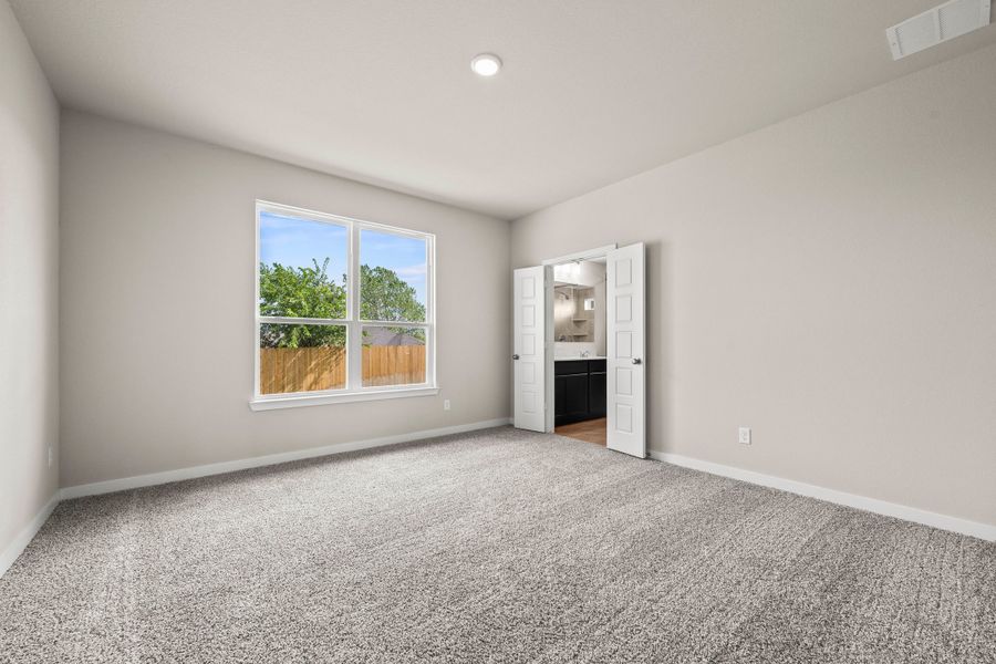 Spacious, unfurnished interior of a new home in The Village at Elm Creek, Troy (Image 13). Spacious, unfurnished interior of a new home in The Village at Elm Creek, Troy (Image 13).