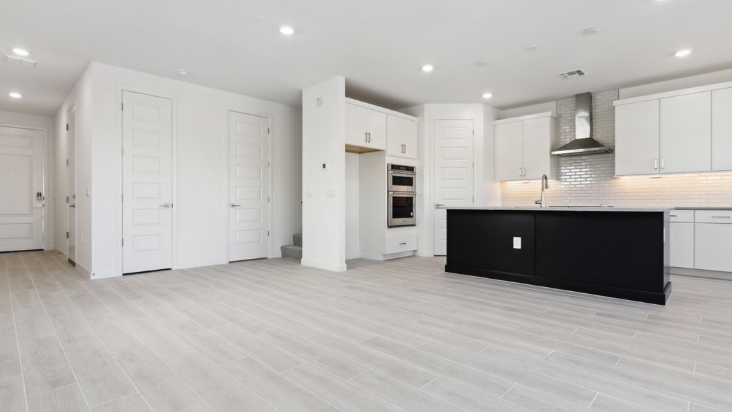 Spacious, unfurnished interior of a new home in Avance, Phoenix (Image 12).