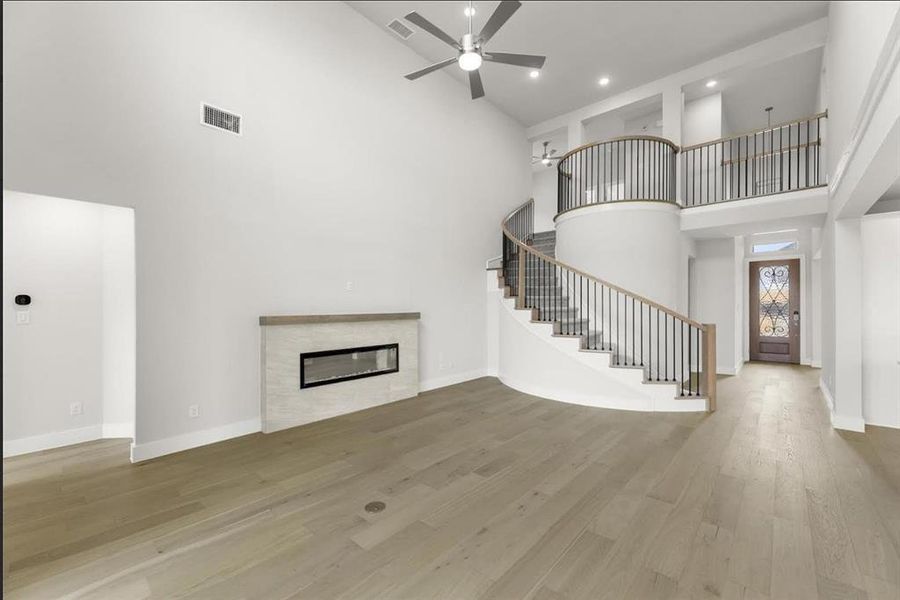 Spacious, unfurnished interior of a new home in Valencia on The Lake, Little Elm (Image 3).