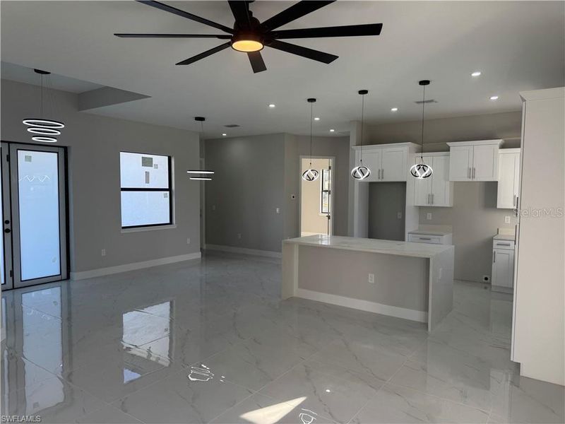 Spacious, unfurnished interior of a new home in , Lehigh Acres (Image 11).