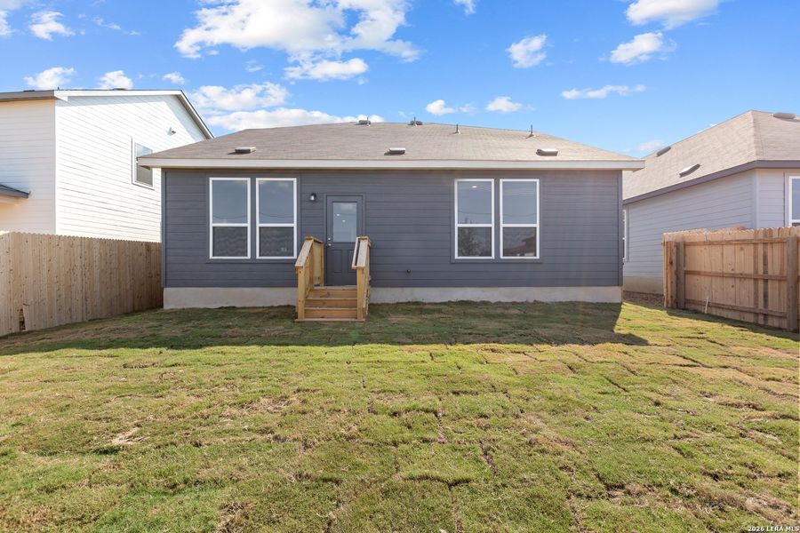 Exterior details and patio area of a home in Davis Ranch, San Antonio (Image 19).