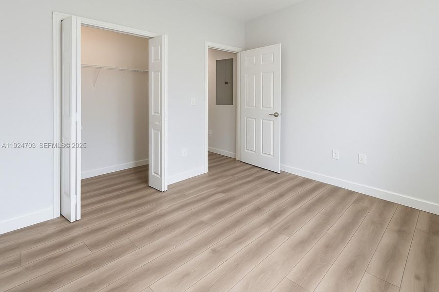 Spacious, unfurnished interior of a new home in , West Palm Beach (Image 8).