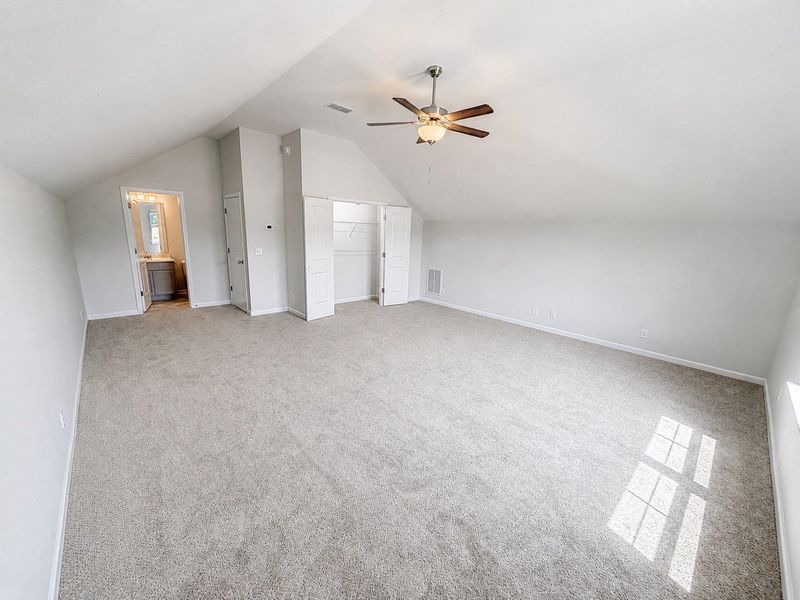 Spacious, unfurnished interior of a new home in Salem Landing, Rockvale (Image 31).