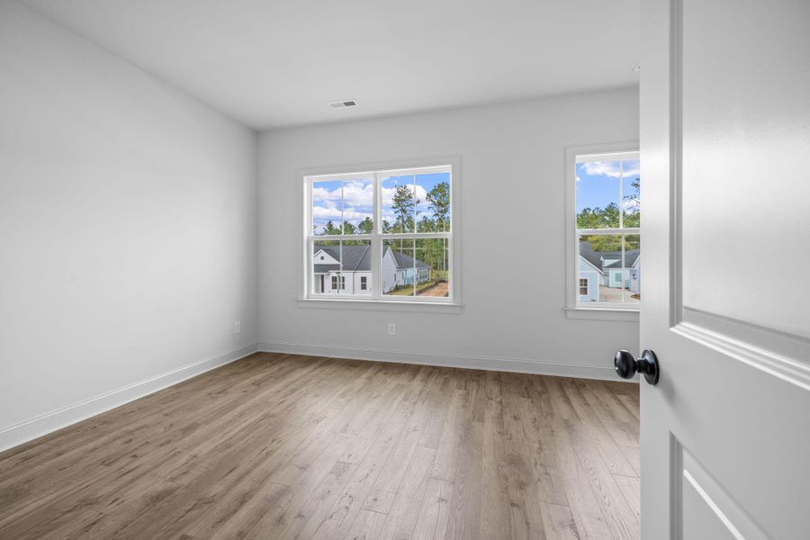 Spacious, unfurnished interior of a new home in , Summerville (Image 24).