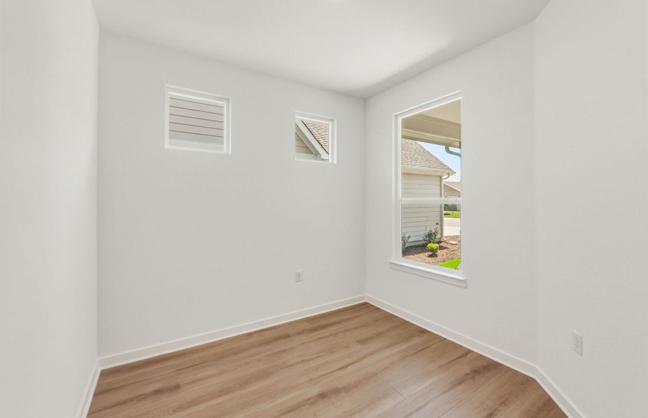 Spacious, unfurnished interior of a new home in Sun City Texas, Georgetown (Image 14).