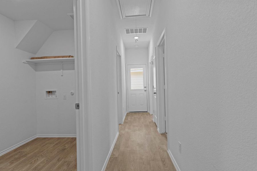 Spacious, unfurnished interior of a new home in Valverde, Bastrop (Image 17).