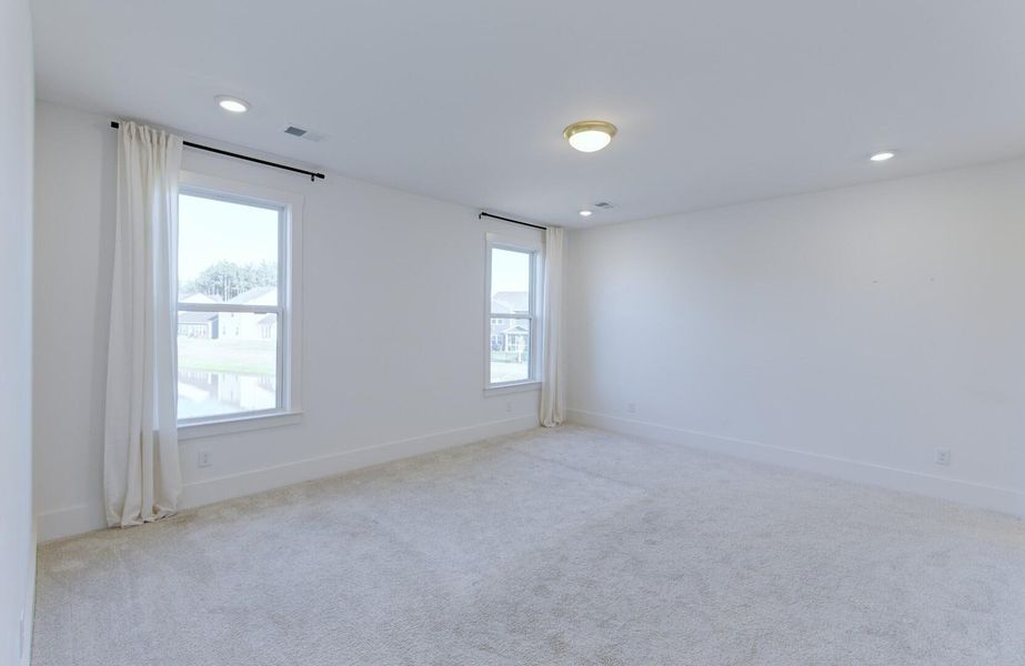 Spacious, unfurnished interior of a new home in Homecoming, Ravenel (Image 23).