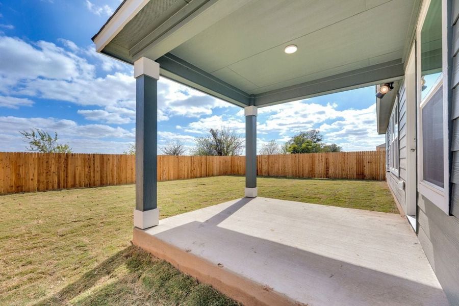 Exterior details and patio area of a home in Hidden Trails, Belton (Image 3).