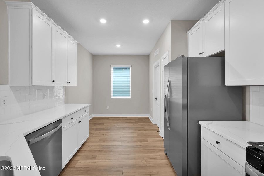 Furnished interior view inside a new home in Jennings Farm, Middleburg (Image 8).