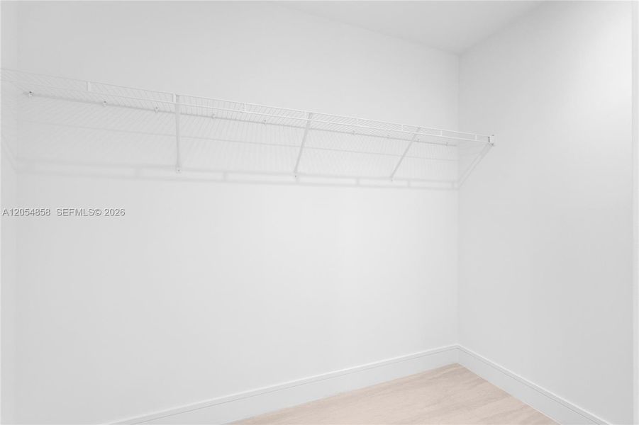 Spacious, unfurnished interior of a new home in One Park Tower, Miami (Image 40).