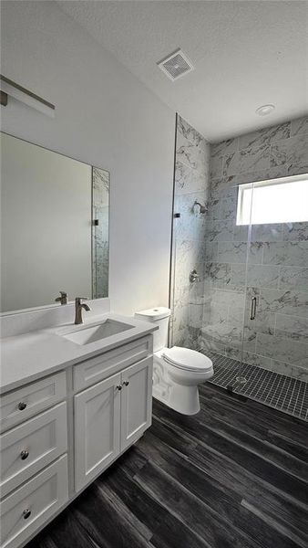 Furnished interior view inside a new home in , Port Charlotte (Image 9).