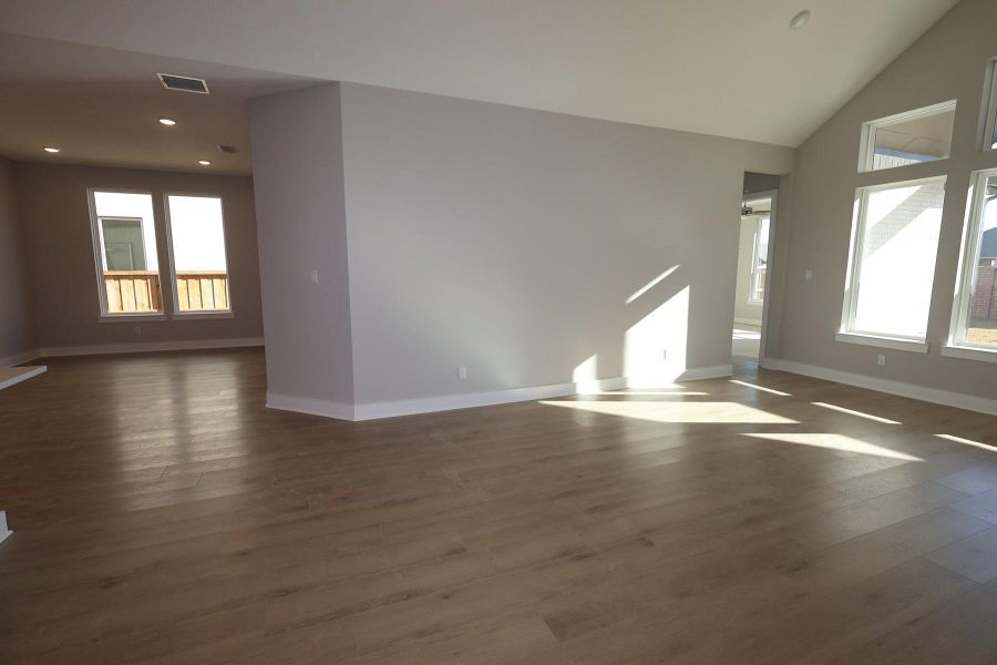 Spacious, unfurnished interior of a new home in Dunham Pointe, Cypress (Image 11).