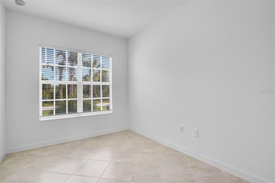 Spacious, unfurnished interior of a new home in South Gulf Cove, Port Charlotte (Image 16).