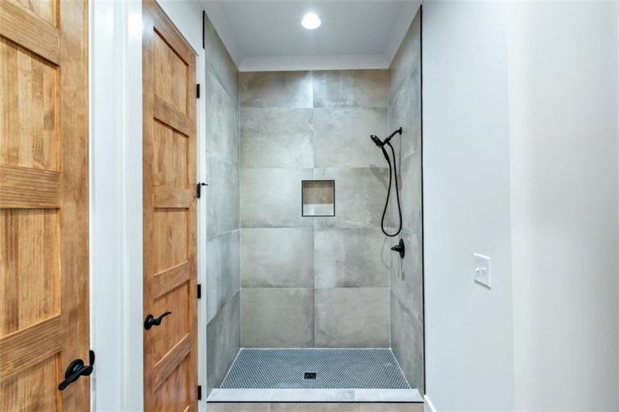 Close-up of interior finishes inside a home in , Blairsville (Image 24).