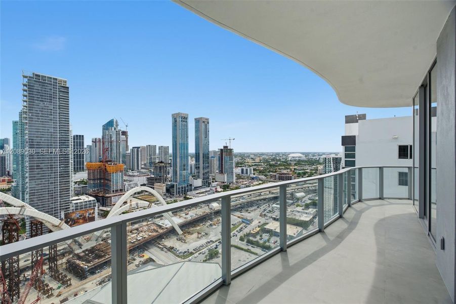 Condo located in Miami, FL showcasing its design and architecture (Image 34).