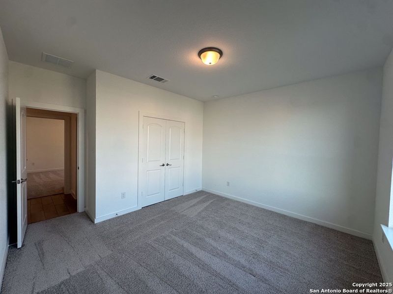 Spacious, unfurnished interior of a new home in Saddle Creek Ranch, Cibolo (Image 31). Spacious, unfurnished interior of a new home in Saddle Creek Ranch, Cibolo (Image 31).