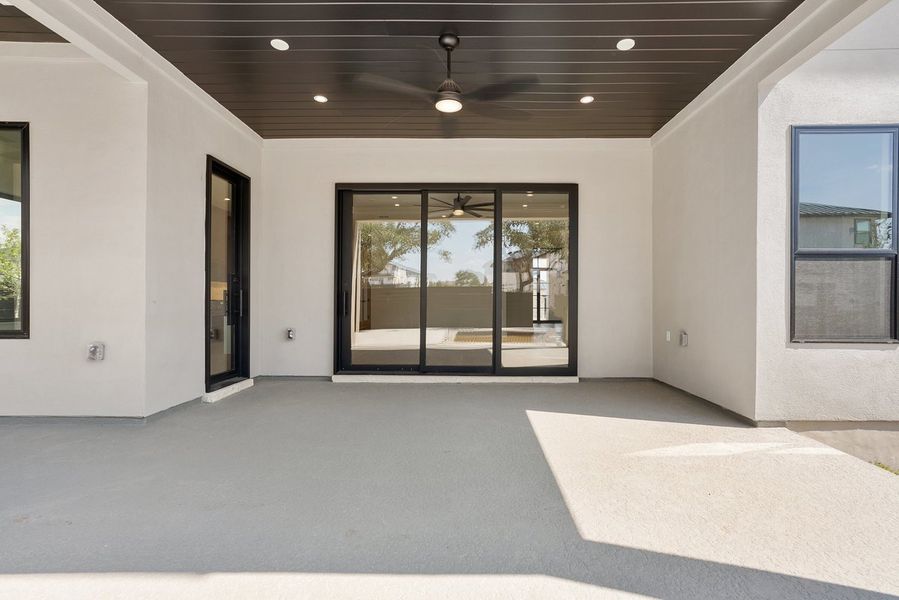 Spacious, unfurnished interior of a new home in Milky Way at River Place, Austin (Image 34).