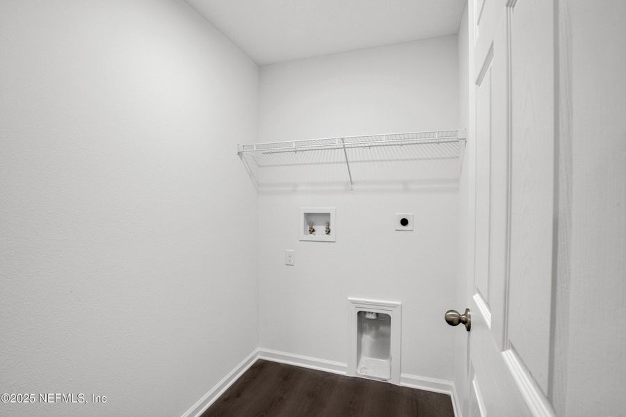 Spacious, unfurnished interior of a new home in , Palatka (Image 35).