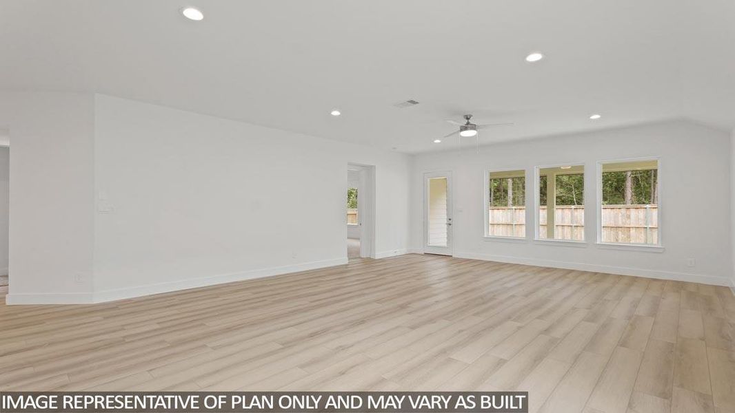 Spacious, unfurnished interior of a new home in Silverthorne, Conroe (Image 24). Spacious, unfurnished interior of a new home in Silverthorne, Conroe (Image 24).