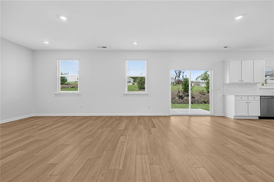 Spacious, unfurnished interior of a new home in Apalachee Hills, Bethlehem (Image 35).