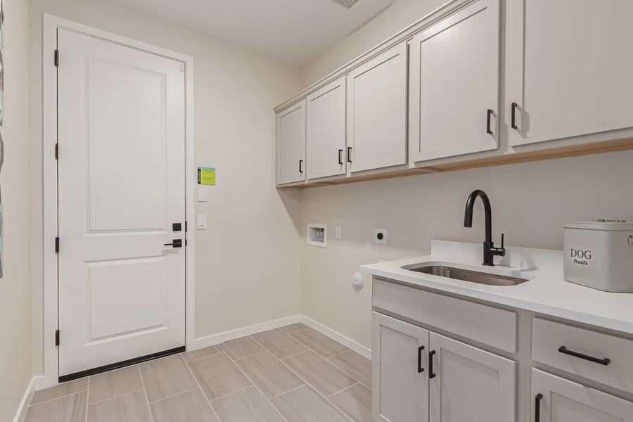 Representative furnished interior of a home built from the Granite Vista Avanti - Plan 2028 by Elliott Homes in Avanti at Granite Vista, Waddell (Image 18).