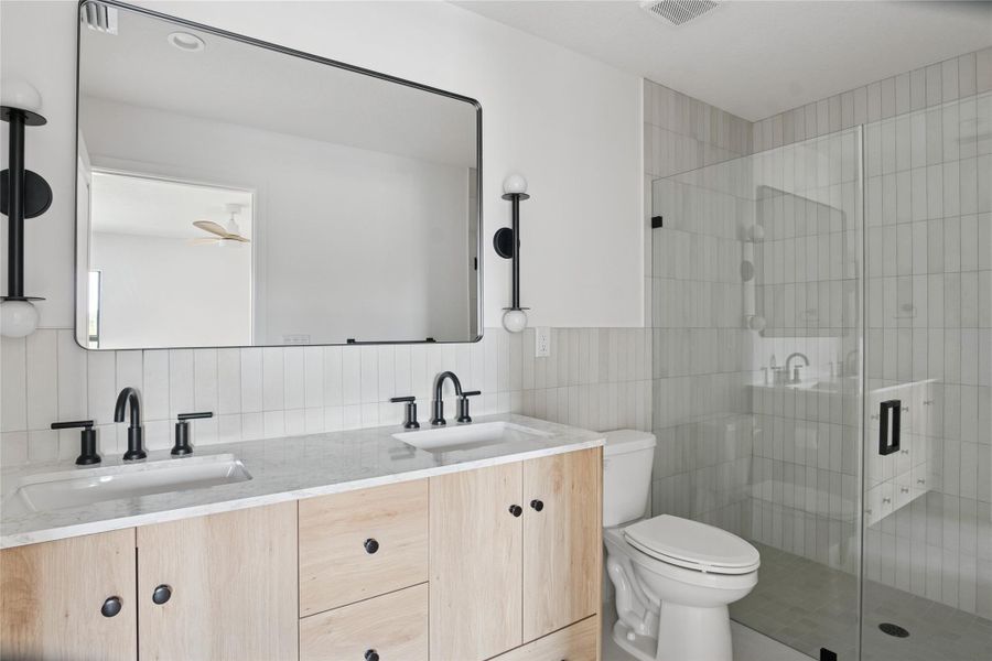 Master bath (lights off) Master bath (lights off)