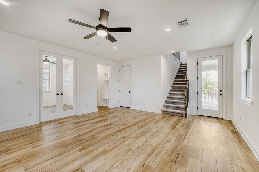 Spacious, unfurnished interior of a new home in , Buda (Image 16).