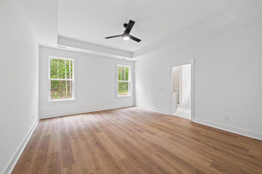 Spacious, unfurnished interior of a new home in , Hollywood (Image 16).