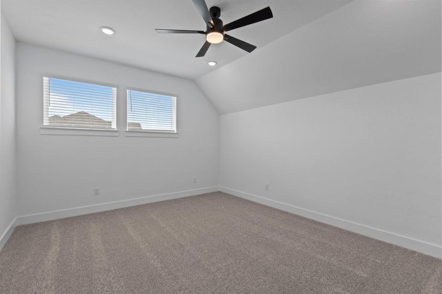Spacious, unfurnished interior of a new home in Fulshear Lakes, Fulshear (Image 26). Spacious, unfurnished interior of a new home in Fulshear Lakes, Fulshear (Image 26).