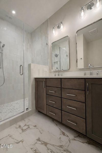 EFA5D2AD-9F6B-41B9-86B8-81D7C4A1D217