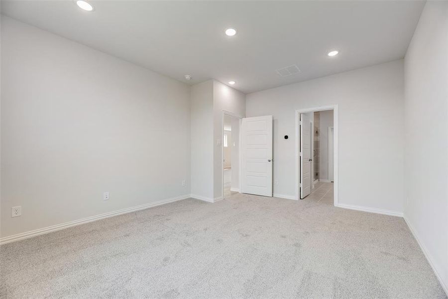 Spacious, unfurnished interior of a new home in Spiritas Ranch, Little Elm (Image 14). Spacious, unfurnished interior of a new home in Spiritas Ranch, Little Elm (Image 14).
