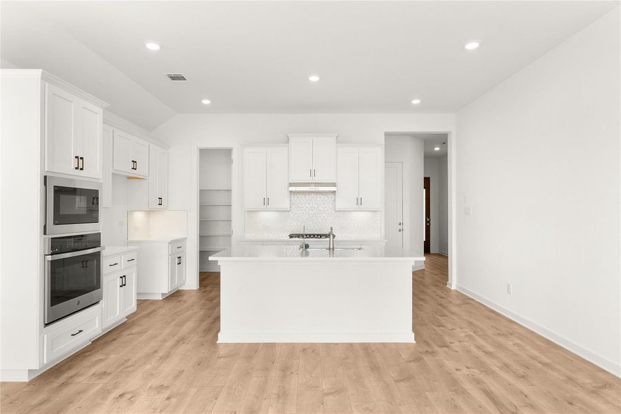 **PHOTO IS REPRESENTATIVE OF FLOORPLAN ONLY** **PHOTO IS REPRESENTATIVE OF FLOORPLAN ONLY**