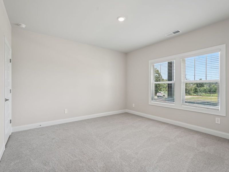 Spacious, unfurnished interior of a new home in Martin Springs - Highland Series, Lawrenceville (Image 20).