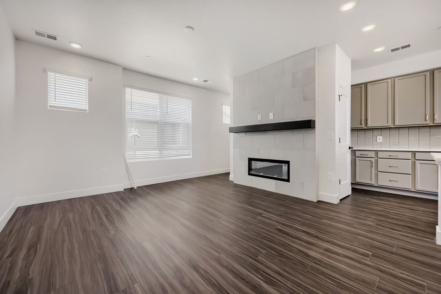 Spacious, unfurnished interior of a new home in Uplands, Westminster (Image 8).