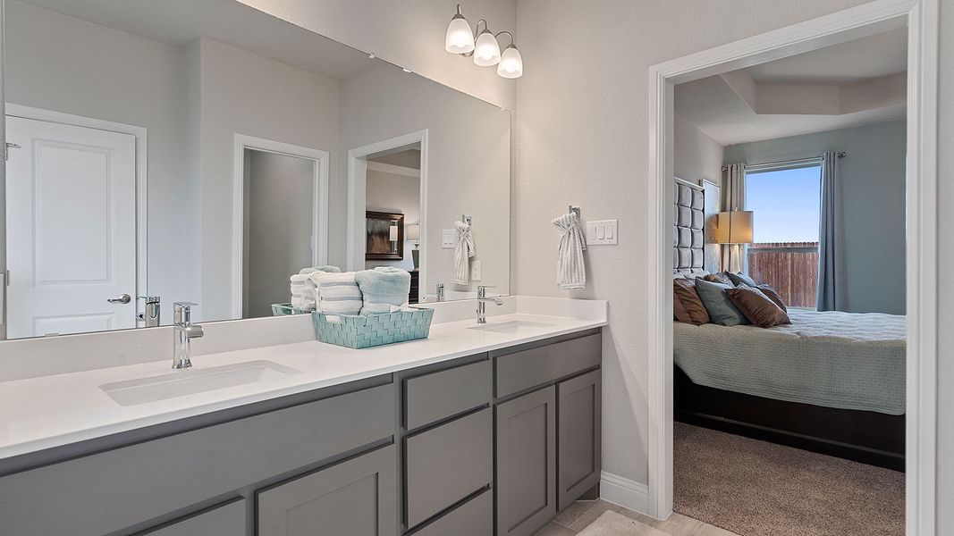 Representative furnished interior of a home built from the Guadalupe by D.R. Horton in Lakeview Pointe, Grand Prairie (Image 30).