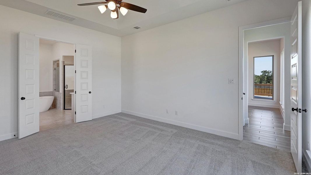Spacious, unfurnished interior of a new home in Ladera, San Antonio (Image 26).