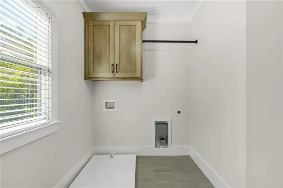 Spacious, unfurnished interior of a new home in , Scottdale (Image 39).