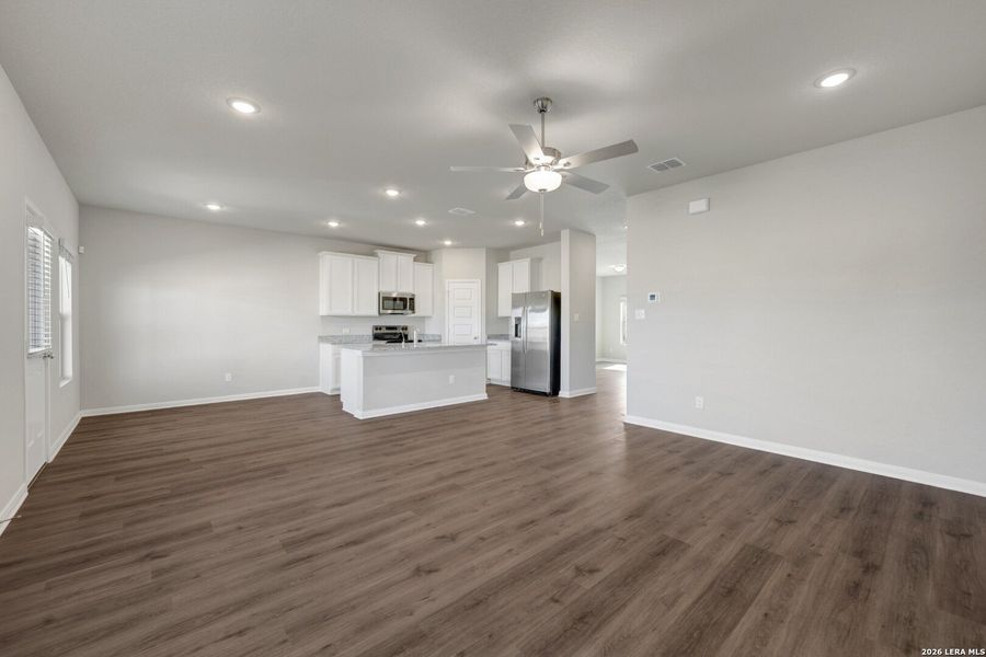 Spacious, unfurnished interior of a new home in Paloma Park, Converse (Image 17).
