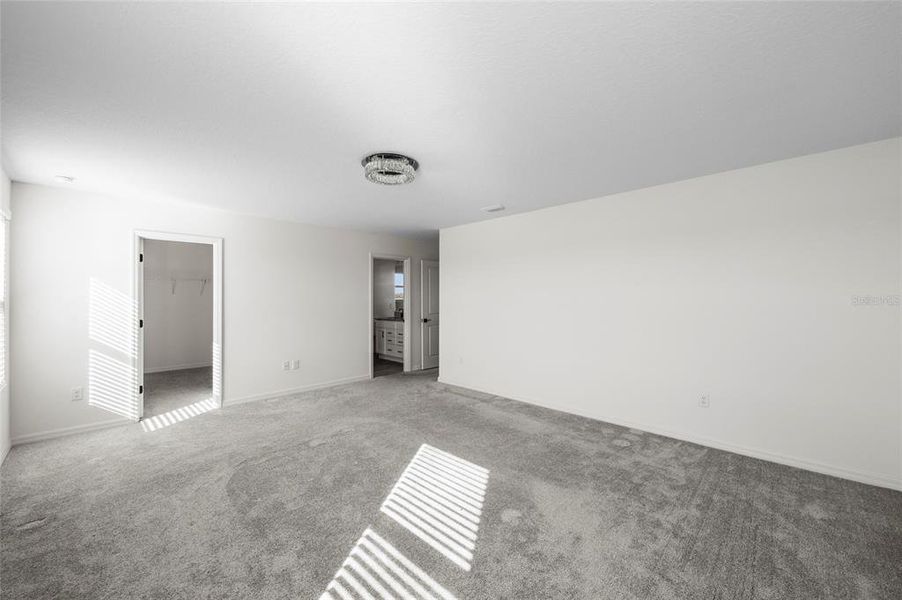 Spacious, unfurnished interior of a new home in Heron Bay, Palmetto (Image 23). Spacious, unfurnished interior of a new home in Heron Bay, Palmetto (Image 23).