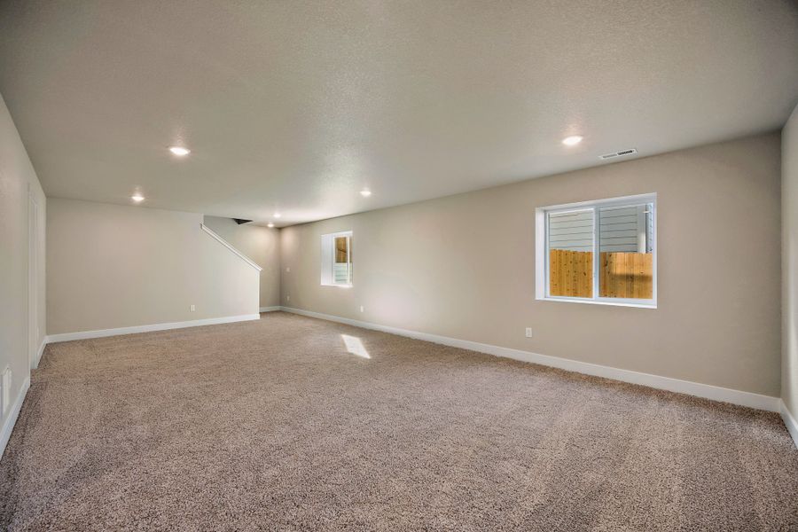 Spacious, unfurnished interior of a new home in Ridge at Lorson Ranch, Colorado Springs (Image 37).