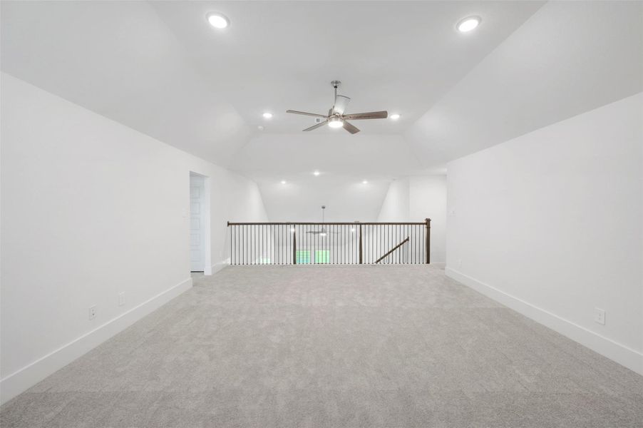 Spacious, unfurnished interior of a new home in Sorella, Tomball (Image 32). Spacious, unfurnished interior of a new home in Sorella, Tomball (Image 32).