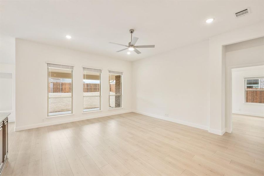 Spacious, unfurnished interior of a new home in Hampton Park, Glenn Heights (Image 23). Spacious, unfurnished interior of a new home in Hampton Park, Glenn Heights (Image 23).