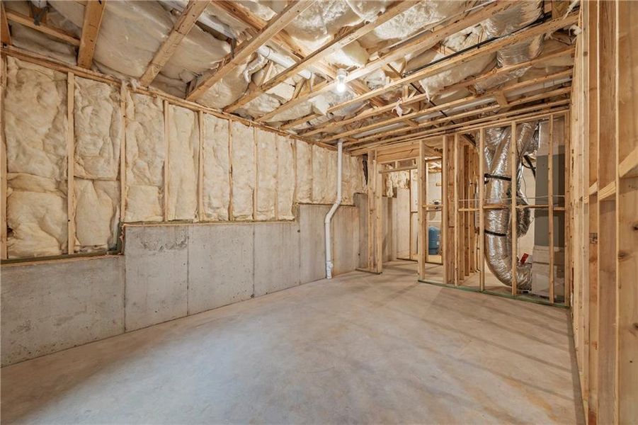 Spacious, unfurnished interior of a new home in , Flowery Branch (Image 98).