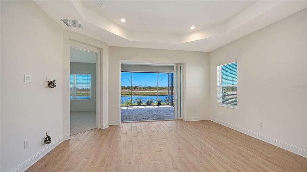 Spacious, unfurnished interior of a new home in , Bradenton (Image 31).